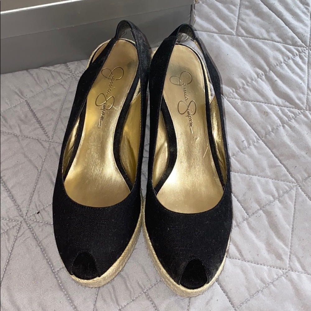 Spring Wedges - Picture 2 of 5